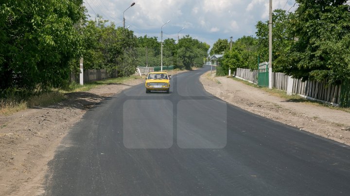 В четырех населенных пунктах Флорештского района отремонтировали дороги: фоторепортаж