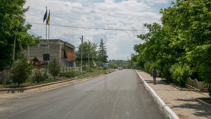 В четырех населенных пунктах Флорештского района отремонтировали дороги: фоторепортаж