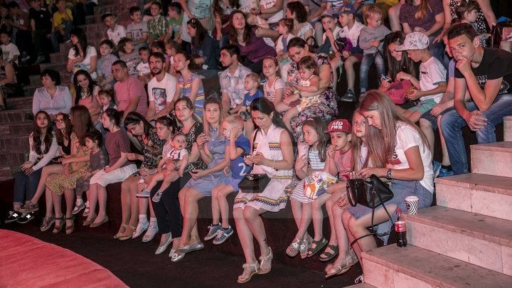 Грандиозное цирковое шоу устроили для 1300 детей из социально-уязвимых семей: фоторепортаж