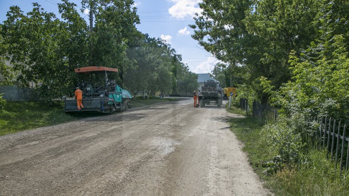 В Сынжерейском районе отремонтируют 30 участков дорог: фоторепортаж