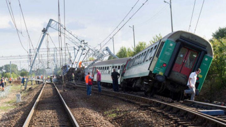 В Казахстане завели уголовное дело после крушения пассажирского поезда