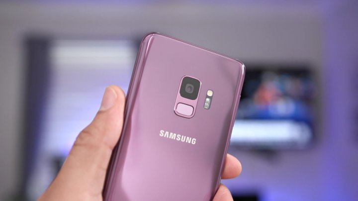 Samsung провалит год из-за слабых продаж Galaxy S9