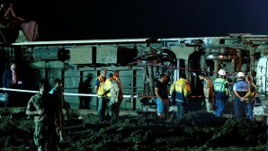 PUBLIKA WORLD: Опубликованы кадры с места жуткой железнодорожной катастрофы в Турции (видео)