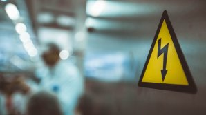 На Урале начали проверку после гибели девушки от удара током