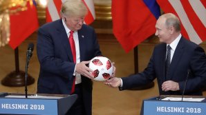 Путин подарил Трампу мяч: видео