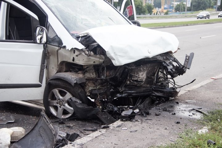 Два человека погибли в результате лобового ДТП в Киеве: фото