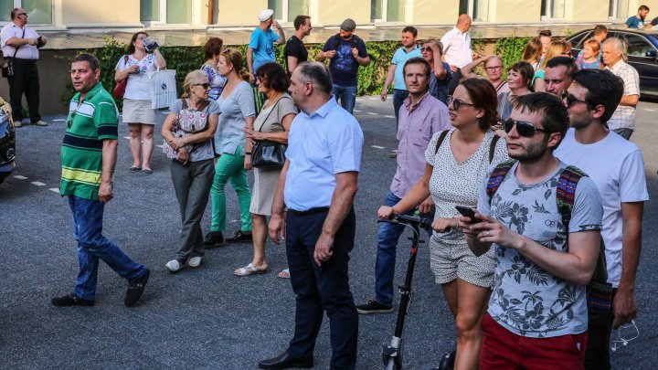 В Кишиневе продолжаются массовые протесты, приостановлено движение транспорта (фото) 