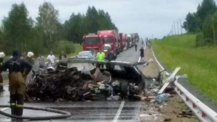 Священник на "ауди" разбился в страшной аварии под Кировом: фото 