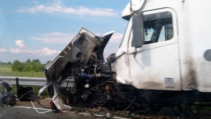 Священник на "ауди" разбился в страшной аварии под Кировом: фото 