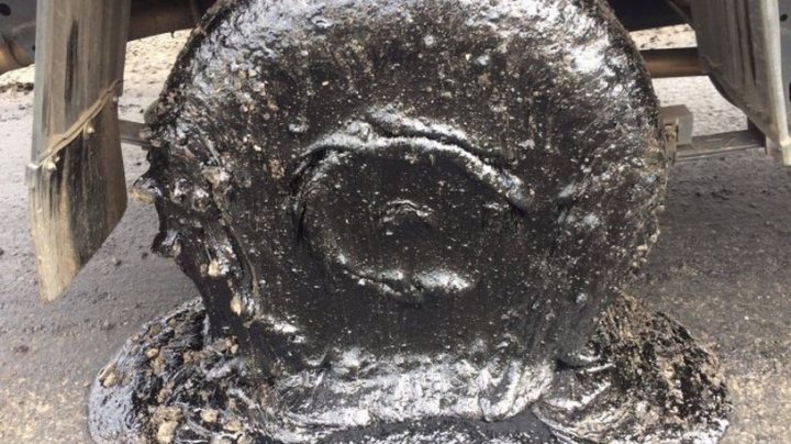 В Австралии десятки машин утонули в расплавившемся асфальте