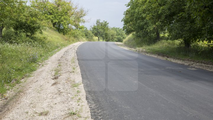 В Бричанском районе идёт ремонт 39 участков дорог: фото