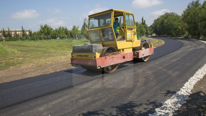 "Хорошие дороги для Молдовы": отремонтировано уже 313 километров дорог