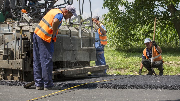 "Хорошие дороги для Молдовы": отремонтировано уже 313 километров дорог