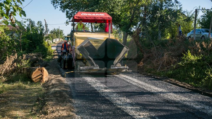 В Мерешенах строят новый участок дороги: фото