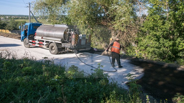 В Мерешенах строят новый участок дороги: фото