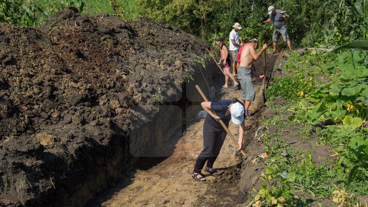 У села Вэлчинец нашли землянку времен Штефана чел Маре: фоторепортаж 