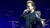 Боно из U2 потерял голос и не смог допеть