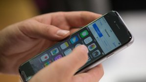 Психологи рассказали, почему люди следят за бывшими в соцсетях