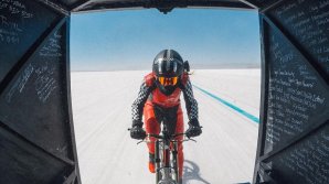 Американка разогнала свой велосипед почти до 300 км/ч