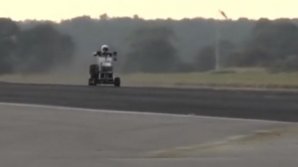 В Британии прошли соревнования самодельных авто (видео)