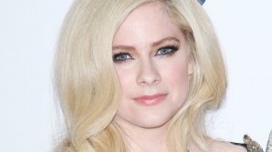 Певица Аврил Лавин представила новую песню