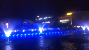 На Площади объединения в Бухаресте вновь заработали танцующие фонтаны