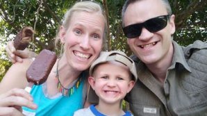 Жираф искусал до полусмерти трехлетнего ребенка с матерью