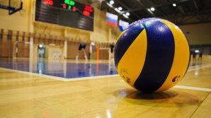 Спортсмены-любители провели в столице благотворительный турнир по волейболу