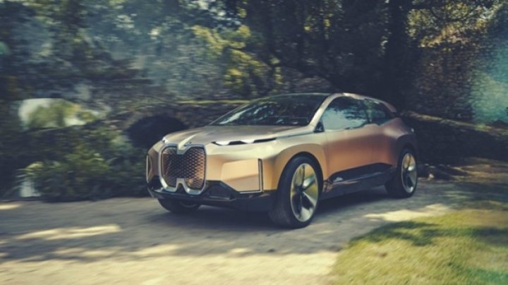 BMW показала концепт беспилотного авто iNEXT