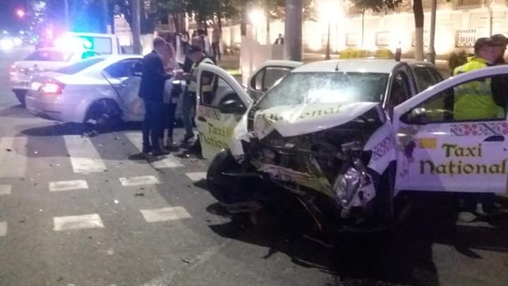 Ещё одно жуткое ДТП с участием такси произошло в столице: фото