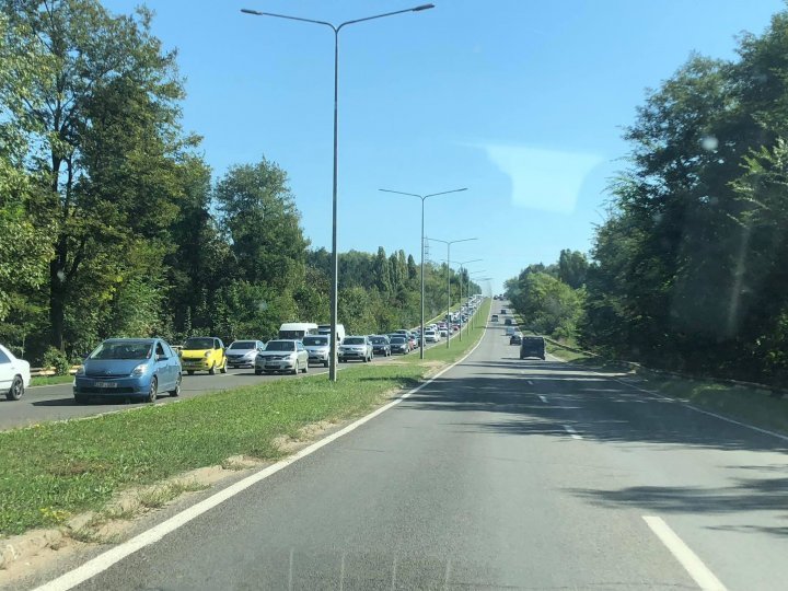 Жуткое ДТП с участием нескольких автомобилей произошло недалеко от аэропорта: видео