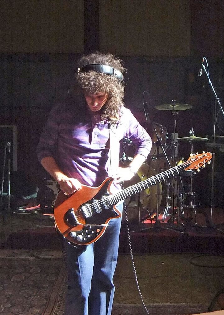 Гитарист Queen опубликовал фото из жизни группы, которые раньше никто не видел