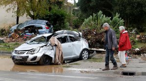 Число жертв наводнения на юге Франции возросло до 14 человек