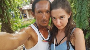 Таец заманил российскую туристку в свою пещеру и похвастался этим миру