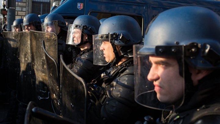 Во время антитеррористической операции во Франции задержали 11 человек