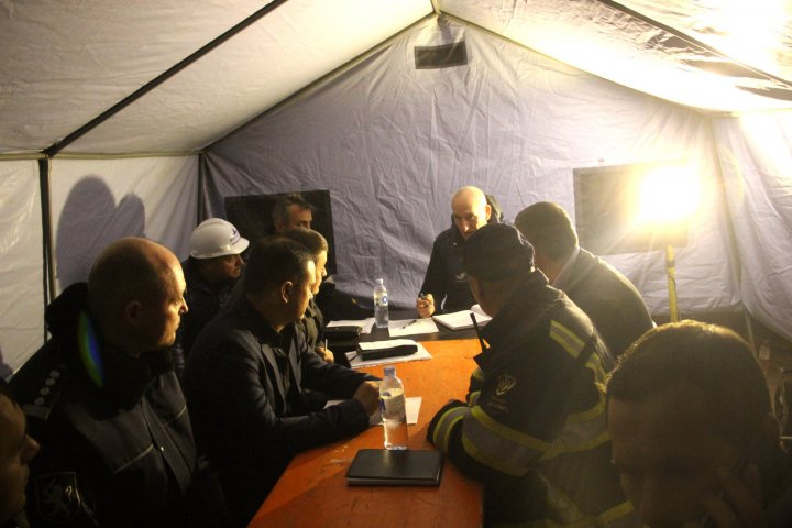 Взрыв в столице: три человека погибли, девять пострадали (фото)