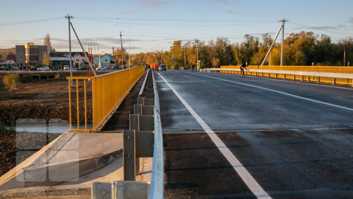 В Новых Аненах открыли автомобильный мост через реку Бык: фоторепортаж