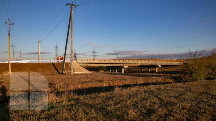 В Новых Аненах открыли автомобильный мост через реку Бык: фоторепортаж