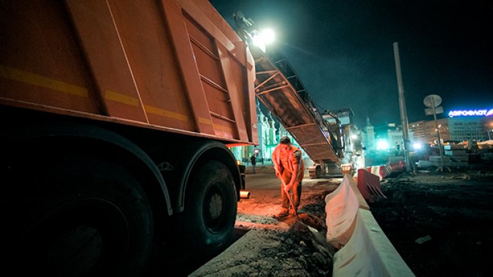 В центре Москвы мужчина сварился заживо, прыгнув в кипящий битум