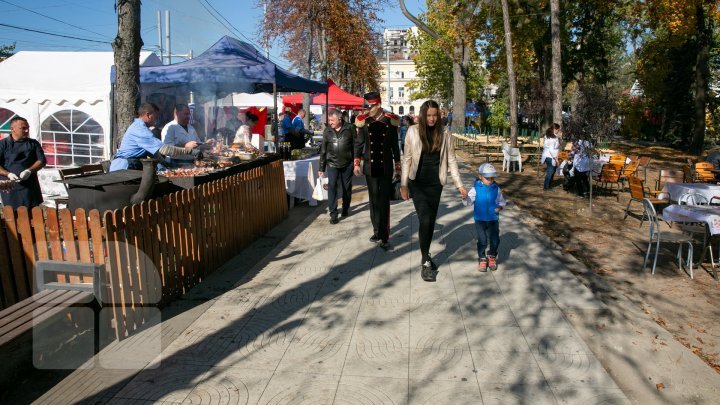 День города Кишинев: в центре и секторах весь день работают выставки и ярмарки (фоторепортаж)