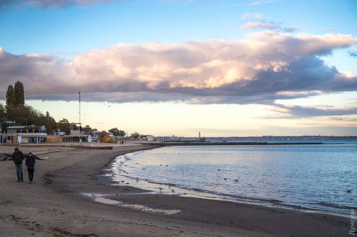 В Одессе отступило море: фото