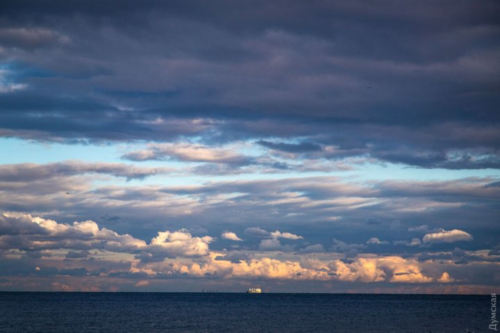 В Одессе отступило море: фото