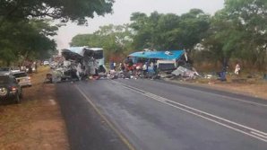 В лобовом столкновении автобусов в Зимбабве погибли 47 человек