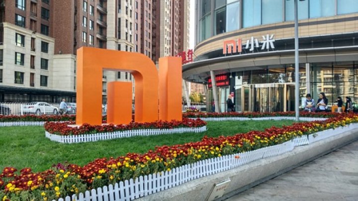 Xiaomi разрабатывает смартфон с двумя экранами