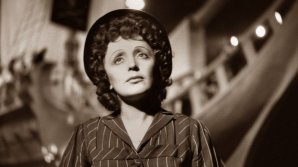 Мир вспоминает сегодня великую Эдит Пиаф