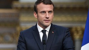 Эммануэль Макрон посетил Рождественскую ярмарку в Страсбурге