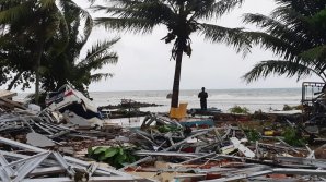 Число жертв цунами в Индонезии превысило 280 человек