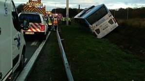 Под Парижем школьный автобус попал в ДТП: 12 пострадавших