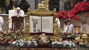 Тысячи верующих во всем мире отмечают Рождество в храмах и церквях