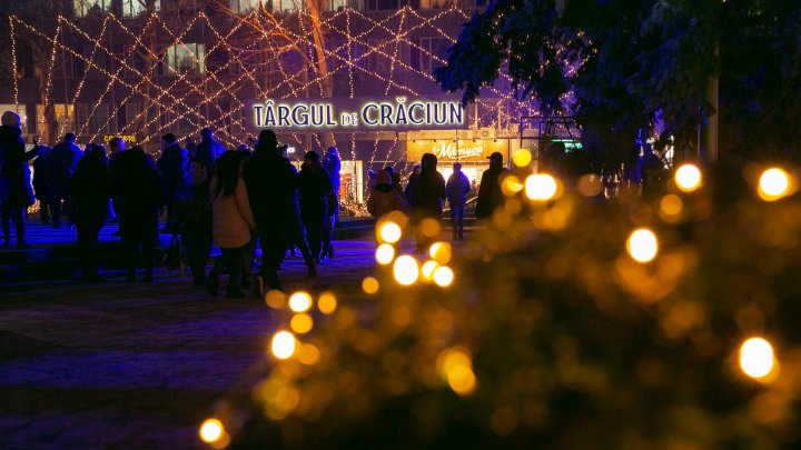 В центре Кишинева дали старт зимним праздникам (фото)